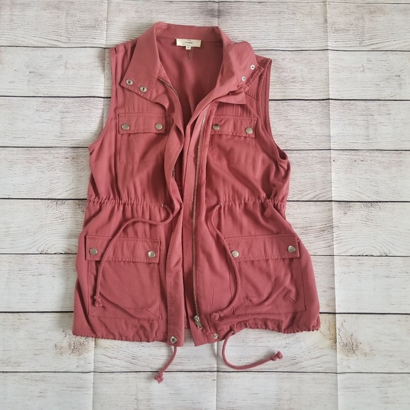 Marsala Utility Vest - Picture 2 of 3